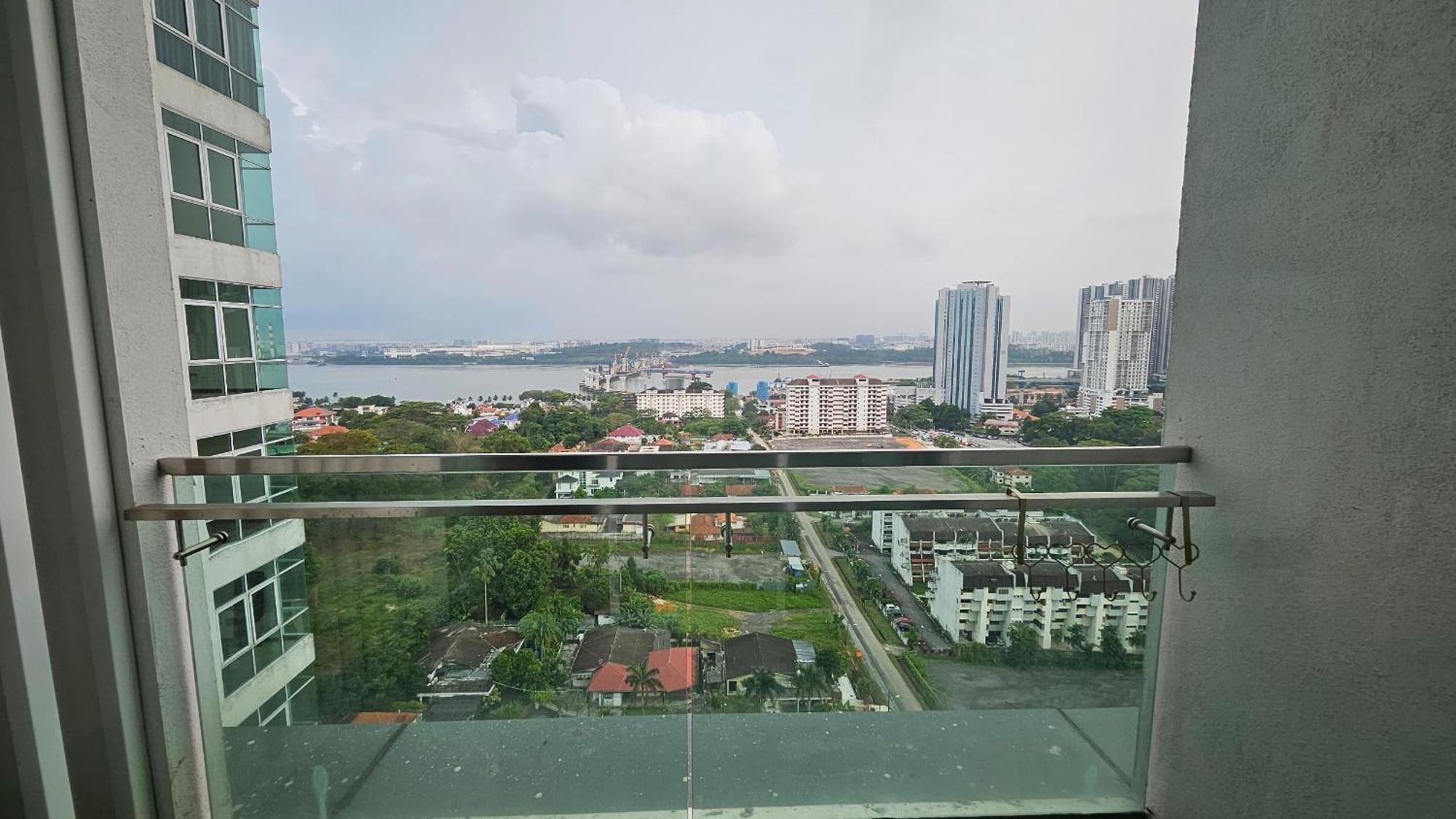 Paragon Suites Studios With Private Jacuzzi Near Ciq Rts Johor Bahru Exterior photo