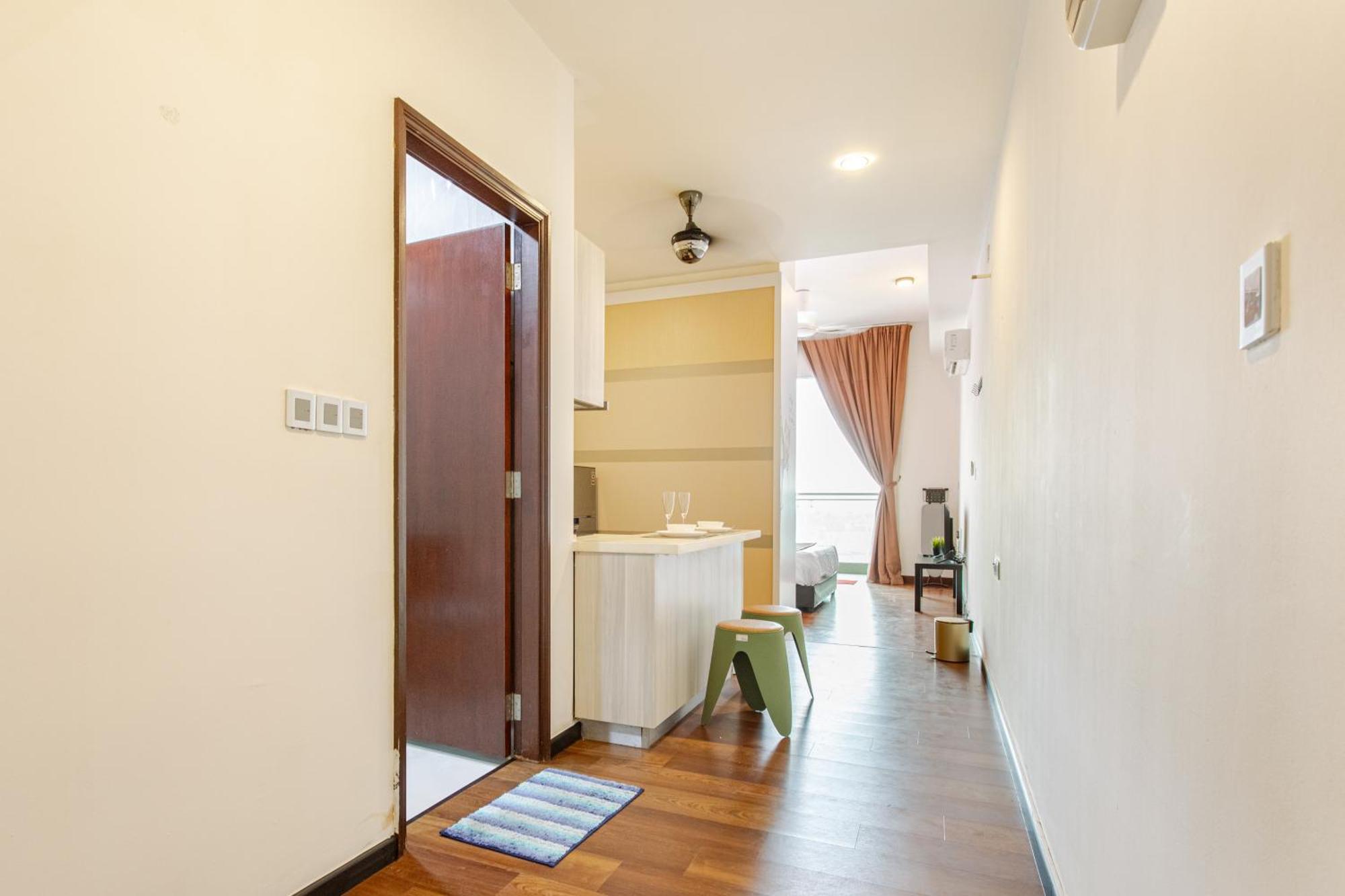 Paragon Suites Studios With Private Jacuzzi Near Ciq Rts Johor Bahru Exterior photo