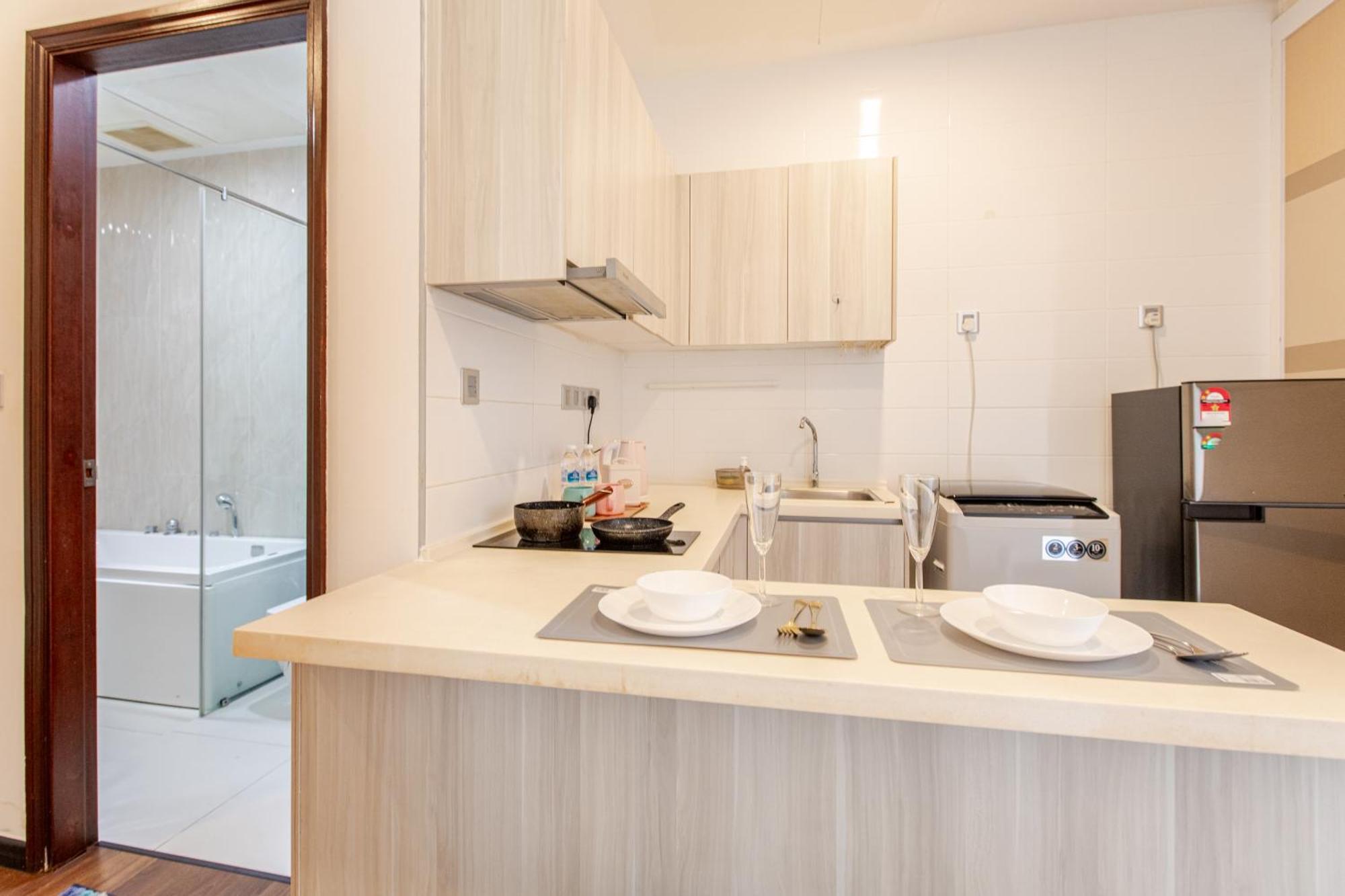 Paragon Suites Studios With Private Jacuzzi Near Ciq Rts Johor Bahru Exterior photo