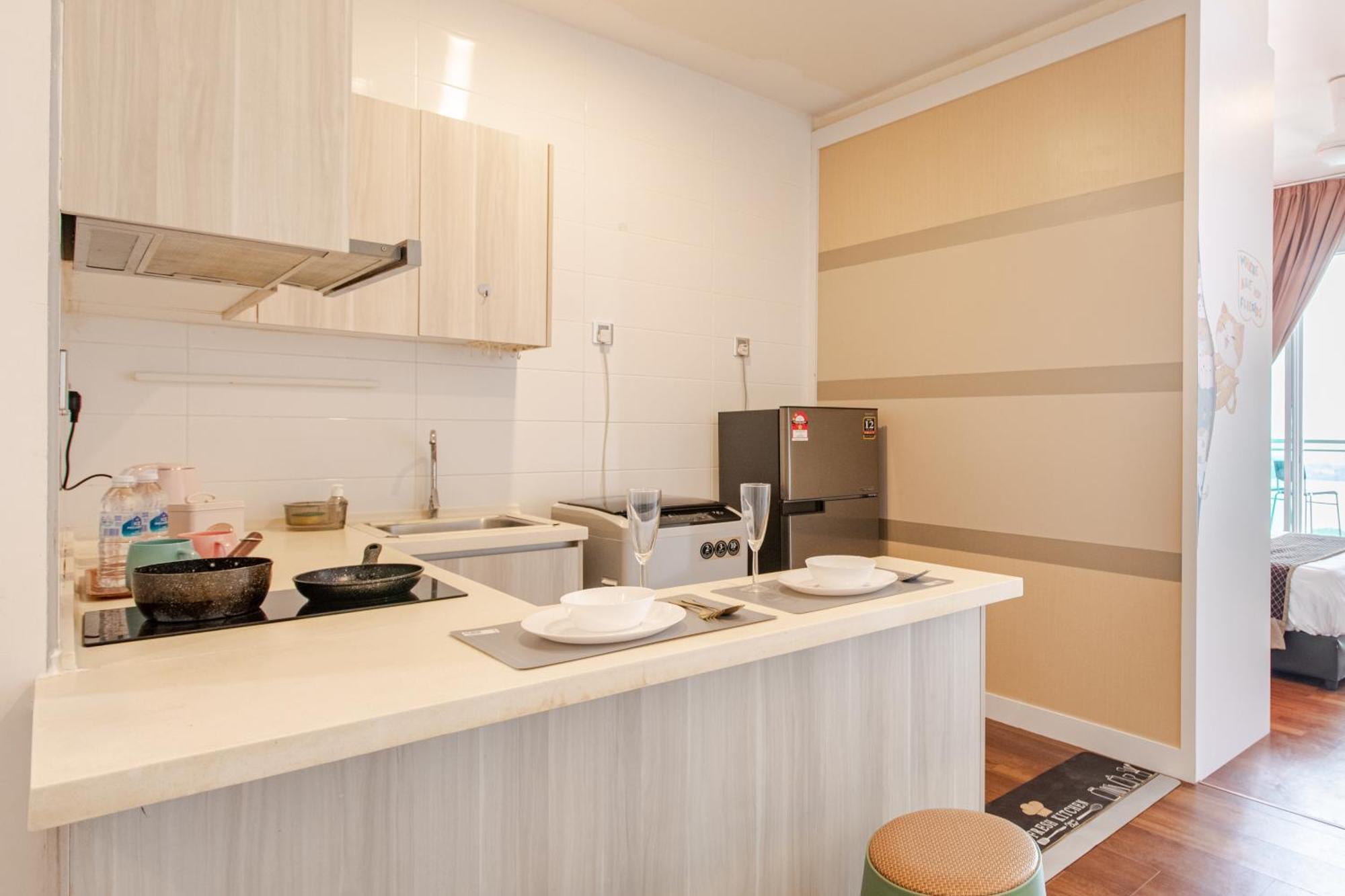 Paragon Suites Studios With Private Jacuzzi Near Ciq Rts Johor Bahru Exterior photo