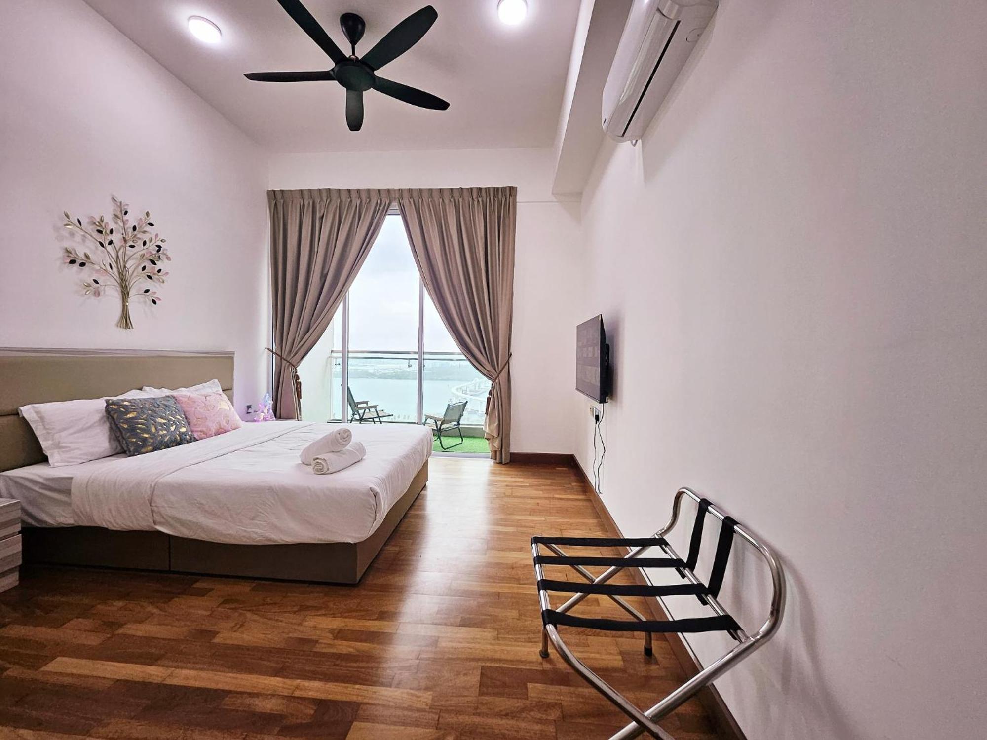 Paragon Suites Studios With Private Jacuzzi Near Ciq Rts Johor Bahru Exterior photo