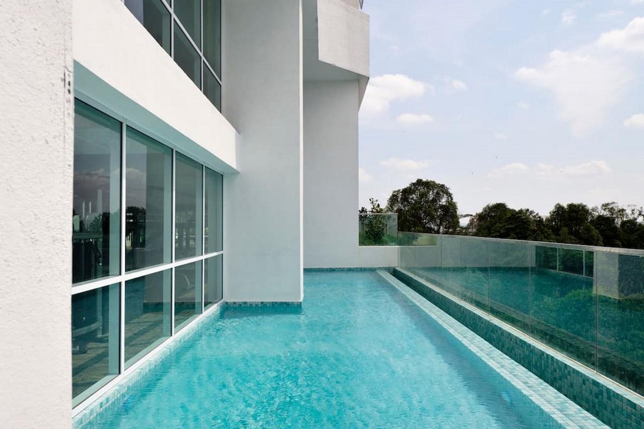 Paragon Suites Studios With Private Jacuzzi Near Ciq Rts Johor Bahru Exterior photo