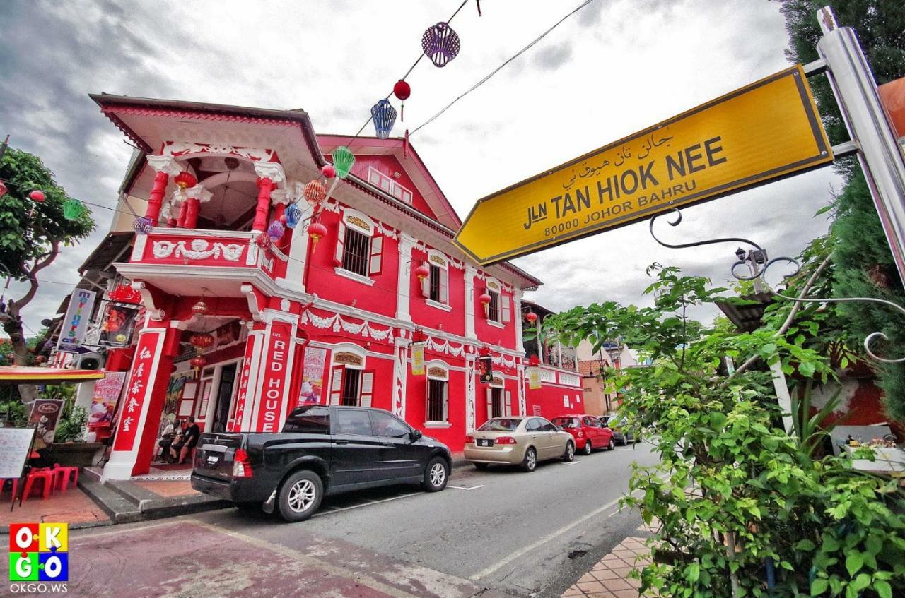 Paragon Suites Studios With Private Jacuzzi Near Ciq Rts Johor Bahru Exterior photo