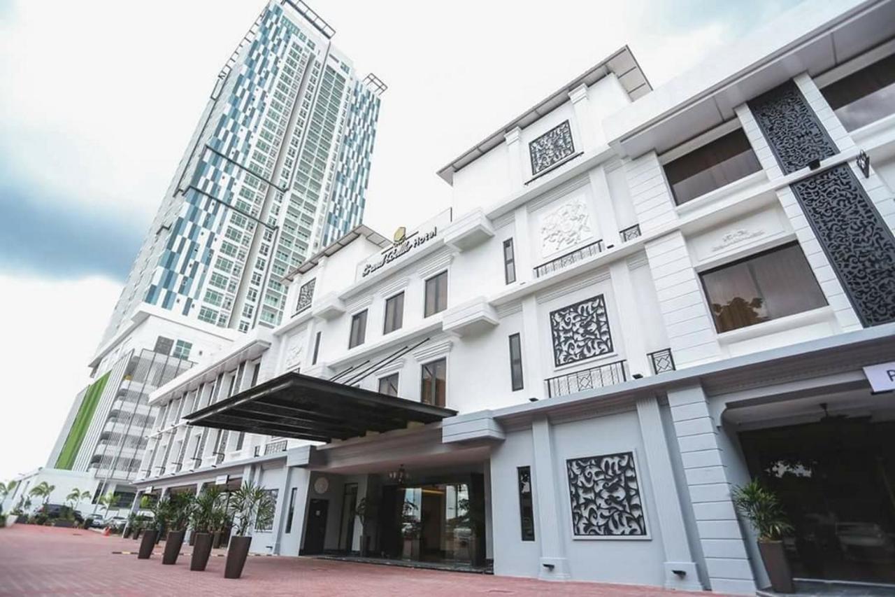 Paragon Suites Studios With Private Jacuzzi Near Ciq Rts Johor Bahru Exterior photo